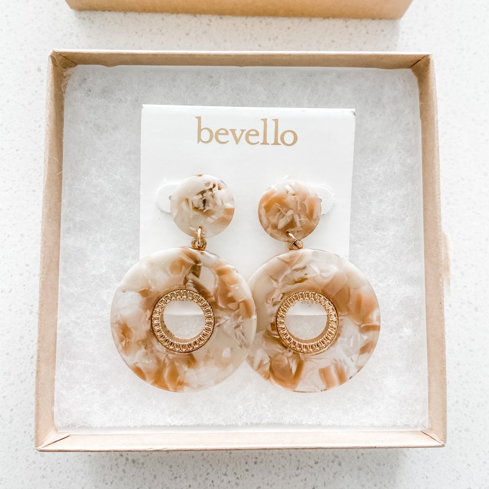 Bevello NEW Tan & Gold Hoop Earrings